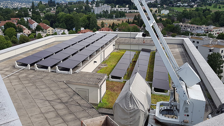 Pflegezentrum Eglisberg_Montage Flachdach MONTAPRO Energiemonteure Photovoltaik